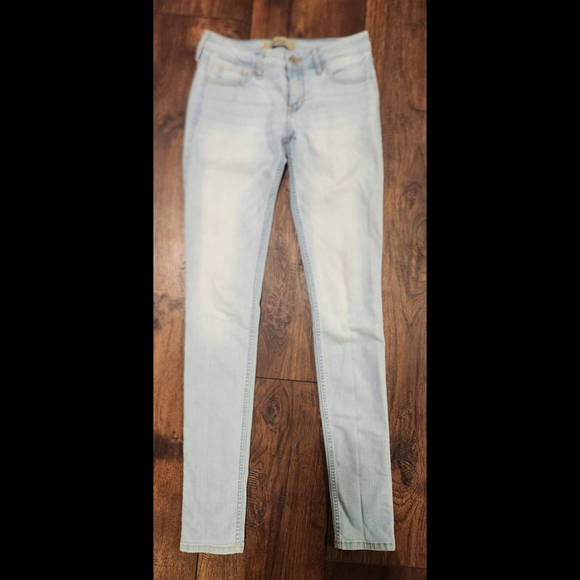 Hollister Skinny Jeans - Picture 2 of 12